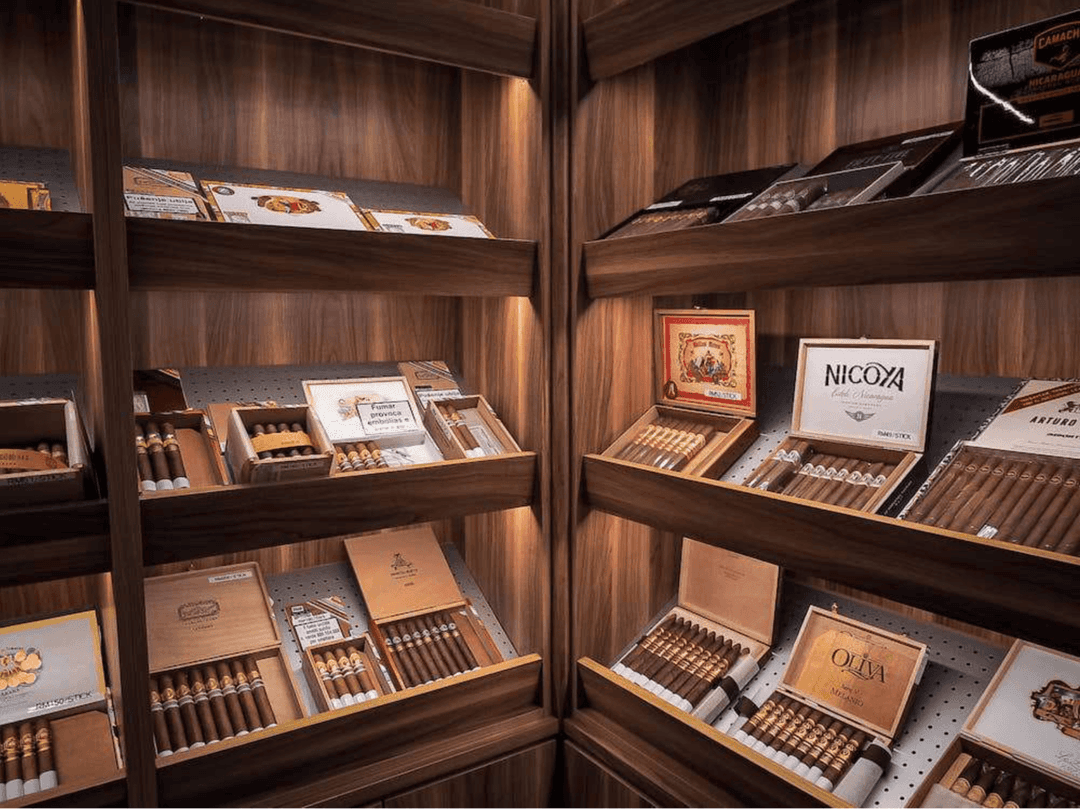 Restaurant 1877 Cigar Lounge